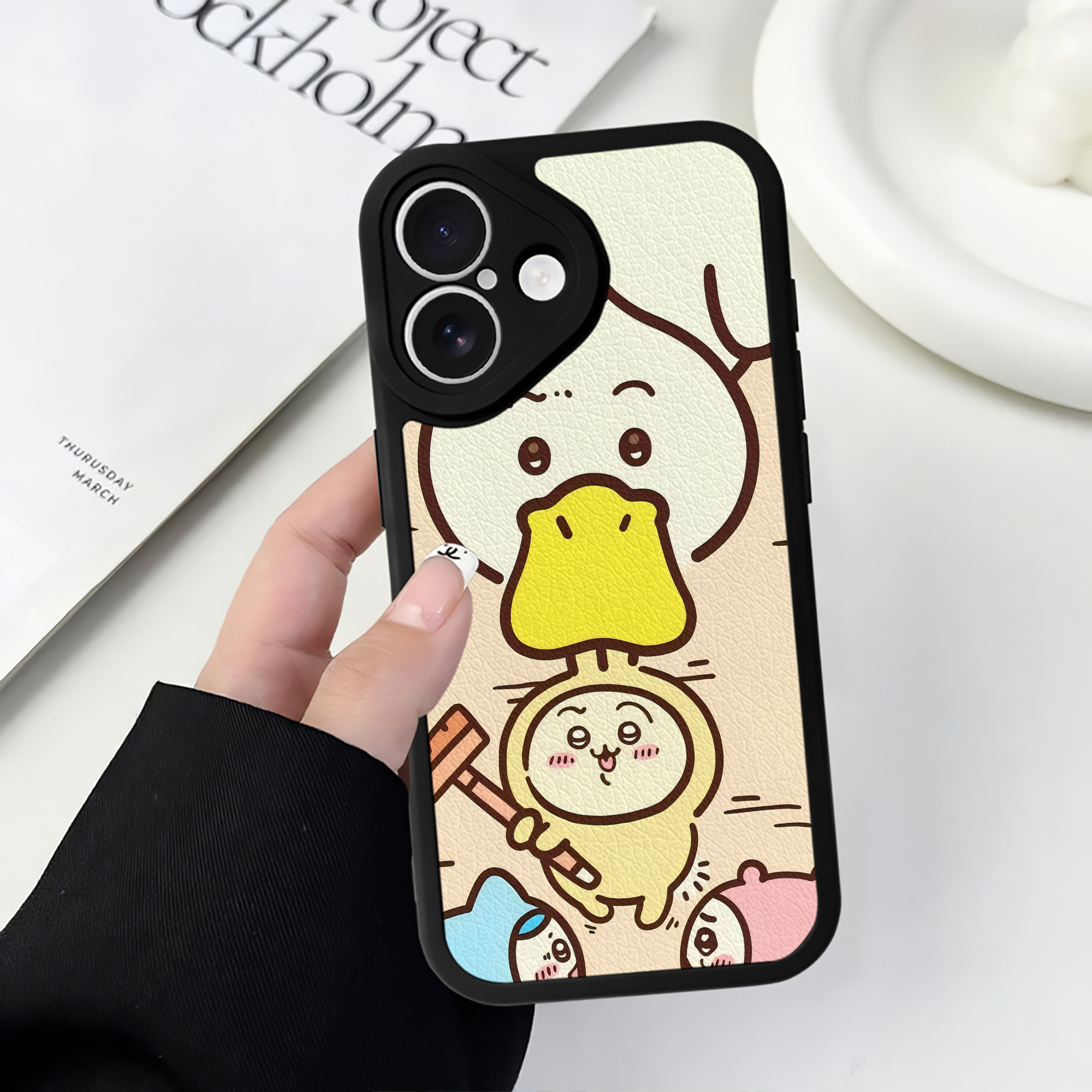 （画像用） ちいかわ Chii-kawa 【iPhone 16シリーズ対応】シリコンスマホケース（レザー調） 材質：シリコン